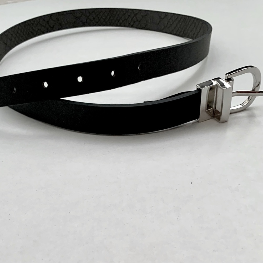 Reversible black/snakeskin belt